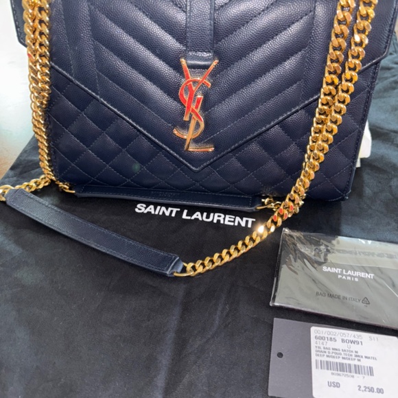 YSL medium diamond quilted envelop bag. - Picture 2 of 9